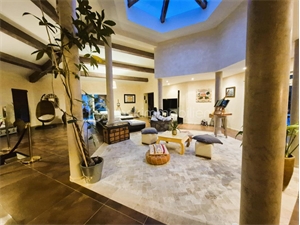 maison d'architecte à la vente -   83390  CUERS, surface 330 m2 vente maison d'architecte - UBI456264371